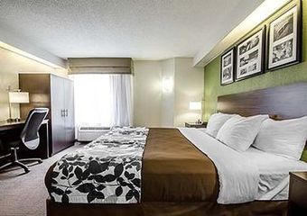Hotel *sleep Inn & Suites*
