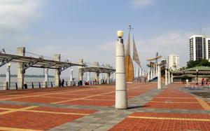 Malec�n Sim�n Bolivar, Guayaquil