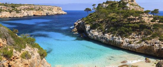 Viajes a Es Cana