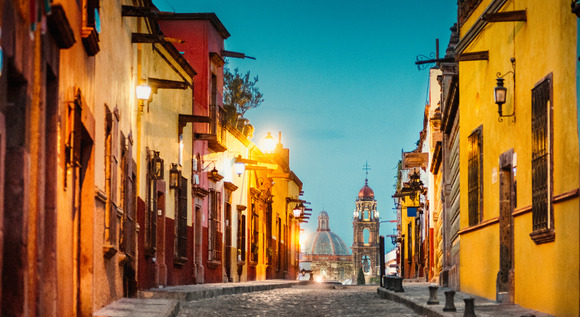 Caminos de Catrinas: Tesoros Vivos de M�xico