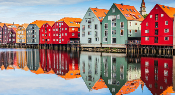 Tierra Noruega y Hurtigrutenc