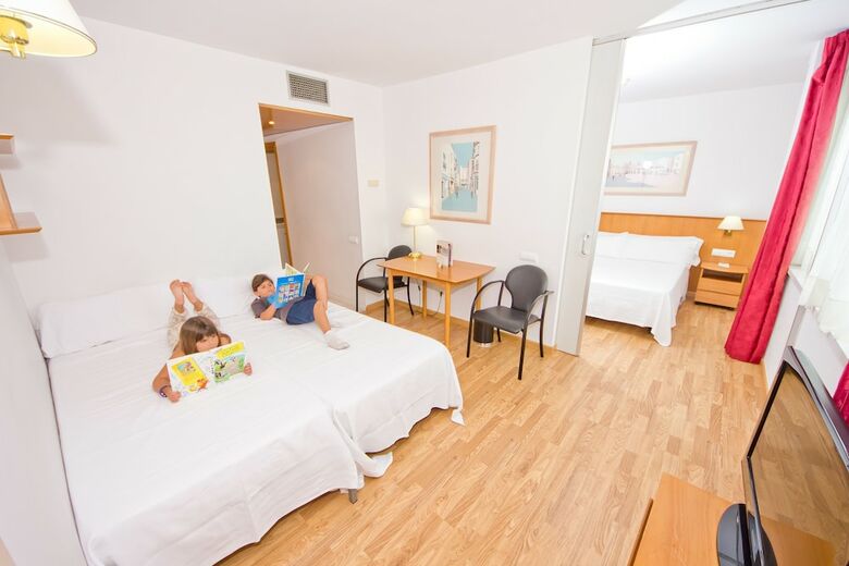 Aparthotel Atenea Vall�s