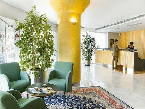 Aparthotel Atenea Vall�s