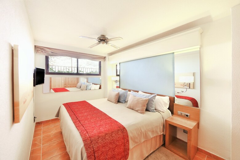 Hotel Iberostar Jard�n Del Sol Suites - Adults Only