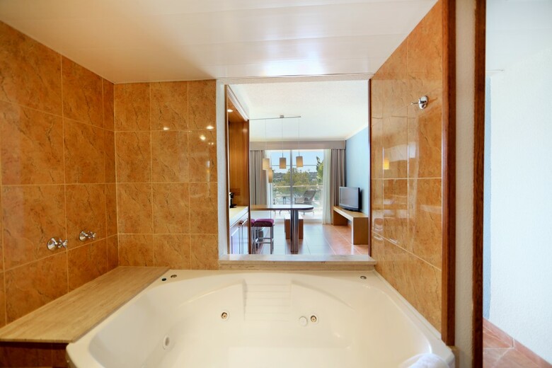Hotel Iberostar Jard�n Del Sol Suites - Adults Only
