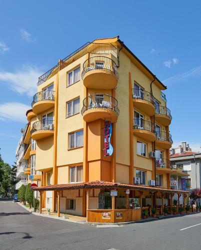 Peneka Hotel