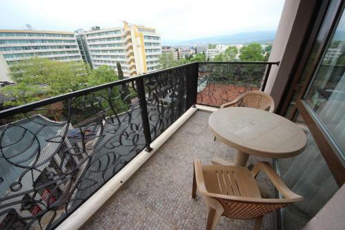 Menada Apartments In Royal Beach