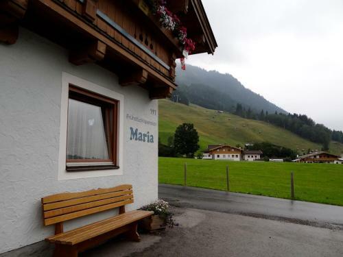 Hostal Ski & Bike Pension Maria