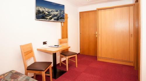 Hostal Apart Anja