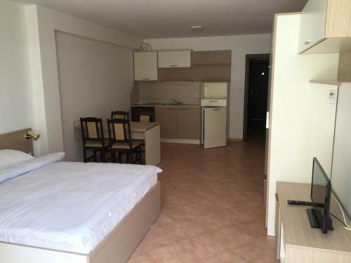 Golden Dunes Primorsko Apartments