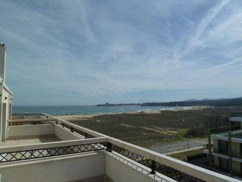 Golden Dunes Primorsko Apartments