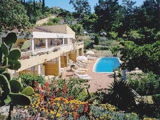 Bed & Breakfast Villa Tricoli