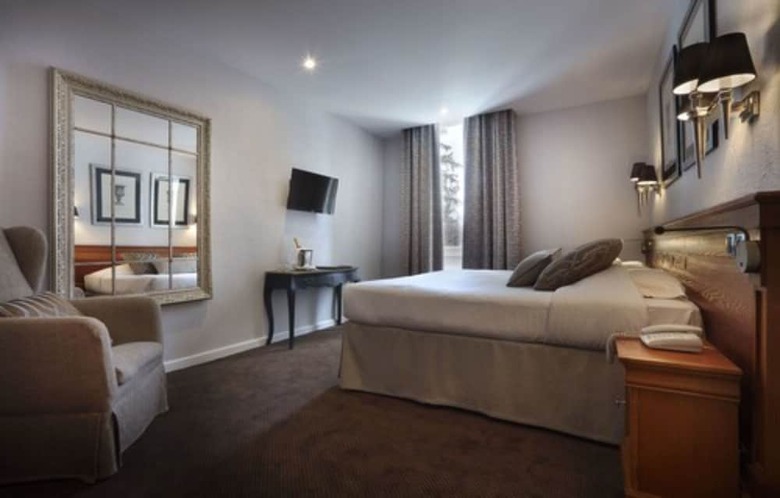 Hotel Ch�teau Des Comtes De Challes
