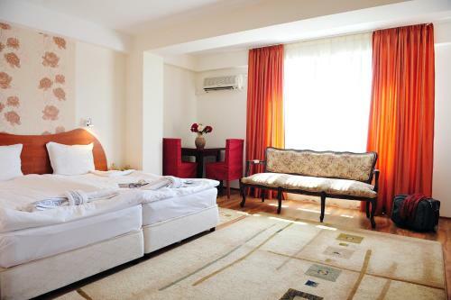 Hostal Family Hotel The Hunter's Lodge