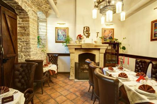 Hostal White House