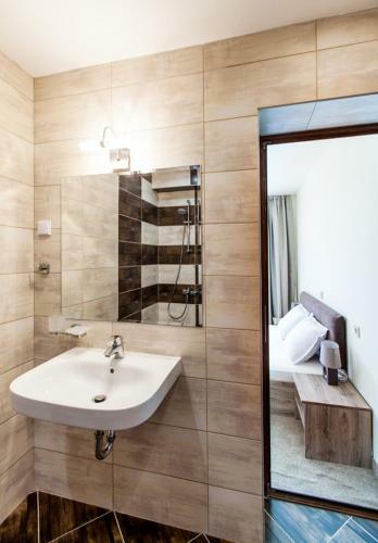 Hostal Cherry Villa