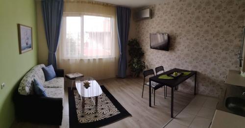 Private Home Yani Popov
