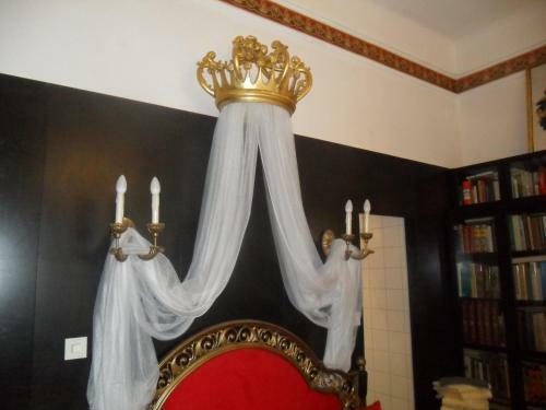 Hostal B&B Near Castle