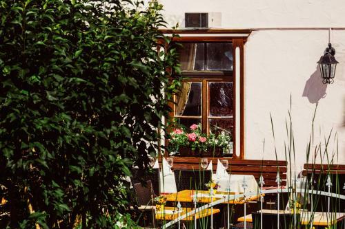 Hostal Traditionsgasthof Wei�bacher