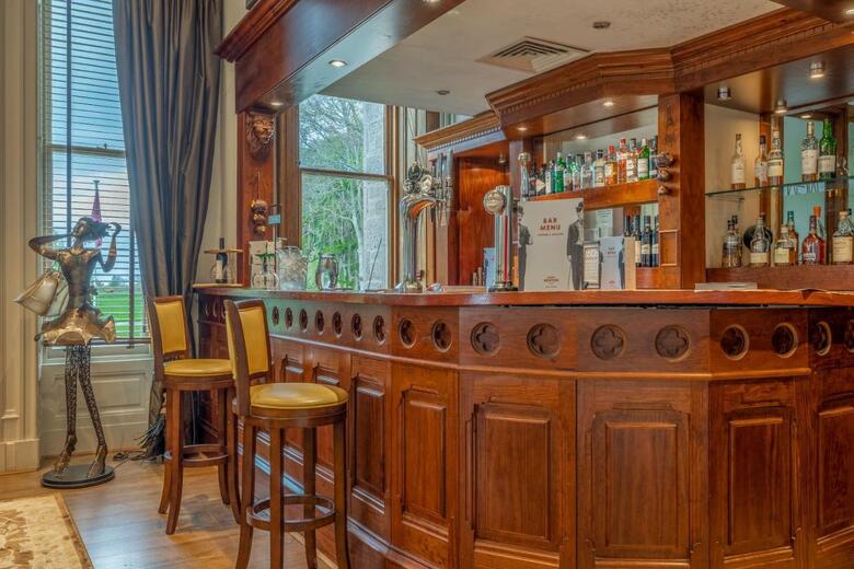 Newton Hotel