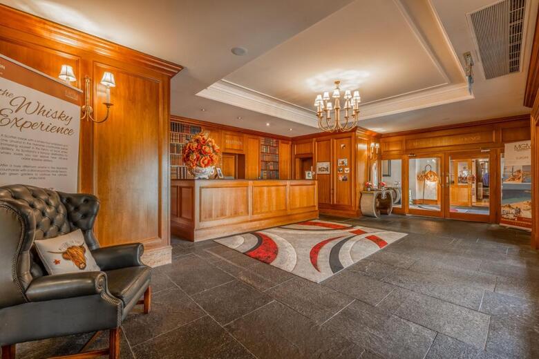 Newton Hotel