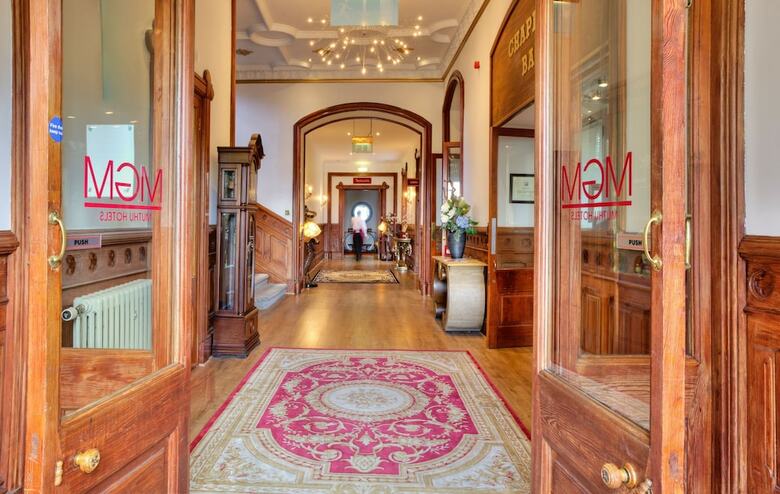 Newton Hotel