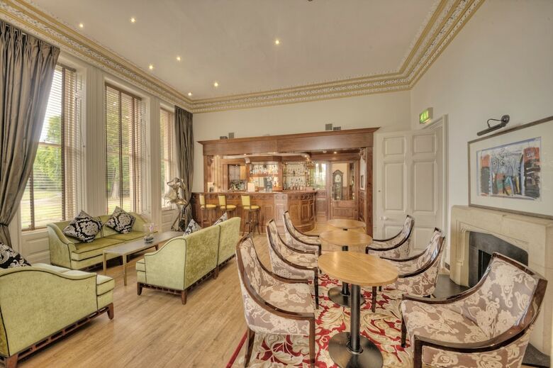 Newton Hotel