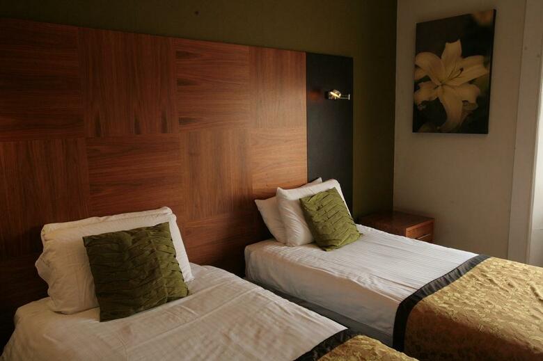 Acorn Hotel