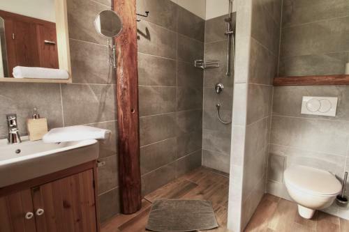 Hostal Alpenhaus Monte