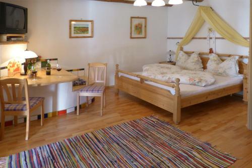 Hostal Weingut Bohrn Himmelbett