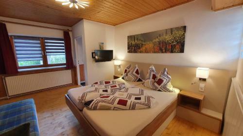 Hostal Weingut Bohrn Himmelbett