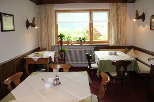 Hostal Haus Alpengl�hn