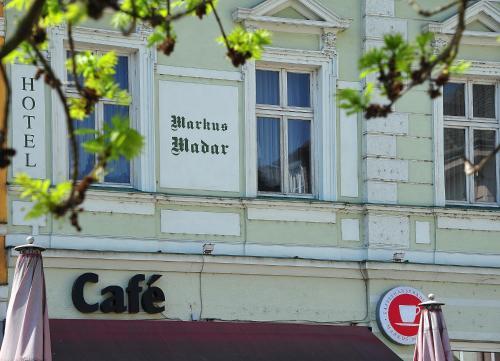 Hostal Madar Caf� Central Melk