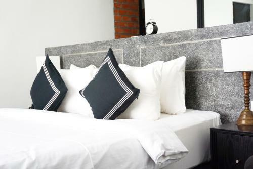 H Hotel Cambodia