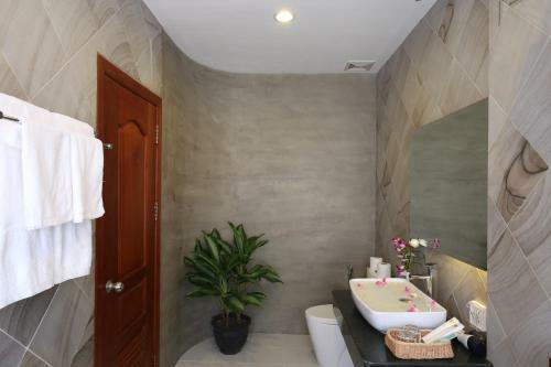 Holy Angkor Deluxe Hotel