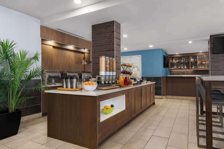 Hotel Hilton Garden Inn Calgary Airport