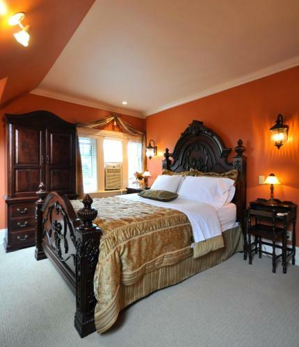 Creighton Manor Inn Bed & Breakfast