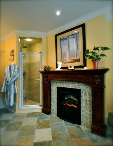 Creighton Manor Inn Bed & Breakfast