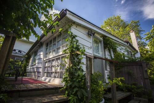 Niagara Cottage Rental
