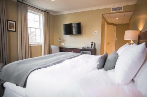 124 On Queen Hotel & Spa