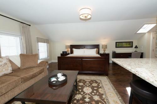 124 On Queen Hotel & Spa