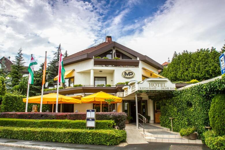 Hotel Moln�r