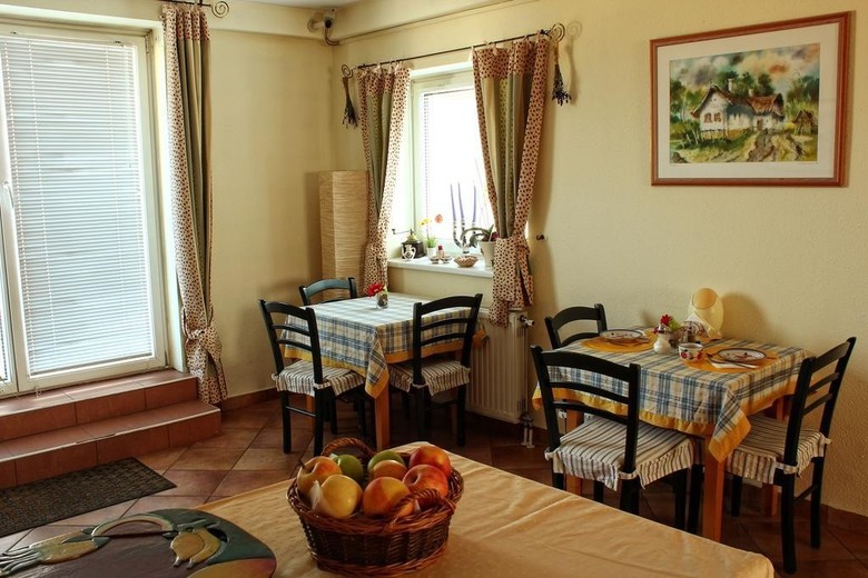 Residencia Boulevard City Pension And Apartments