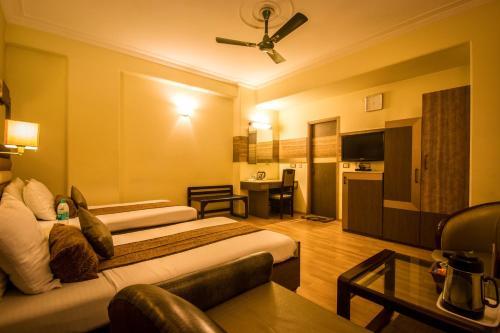 Hotel Suncourt Yatri