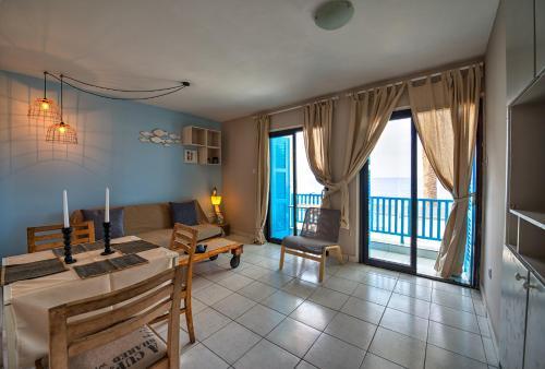 Meltemi Holiday Apartments