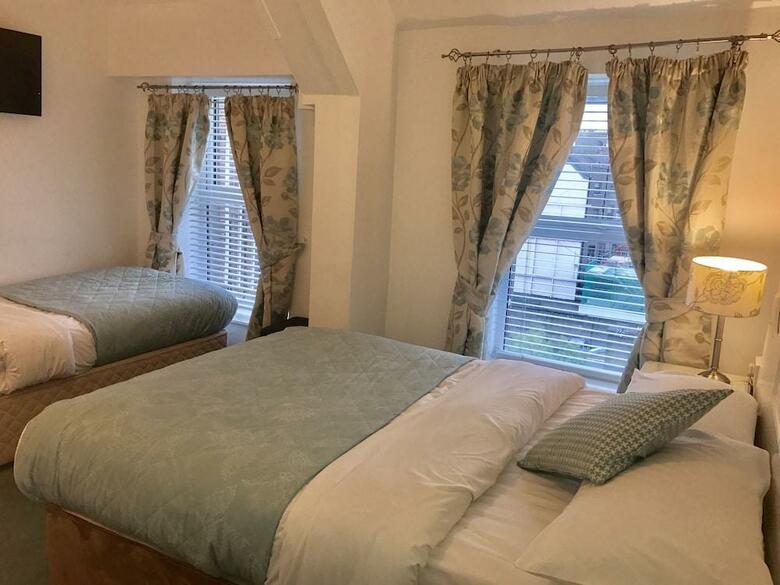 Dergvale Hotel