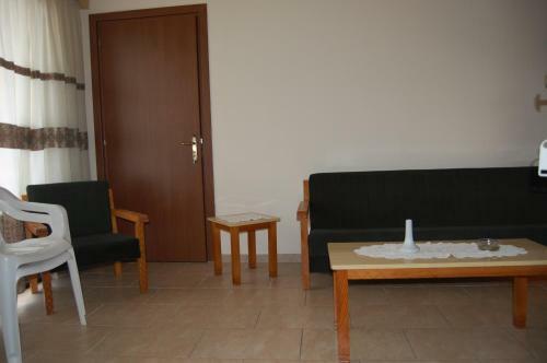 Nicos & Olympia Apartments