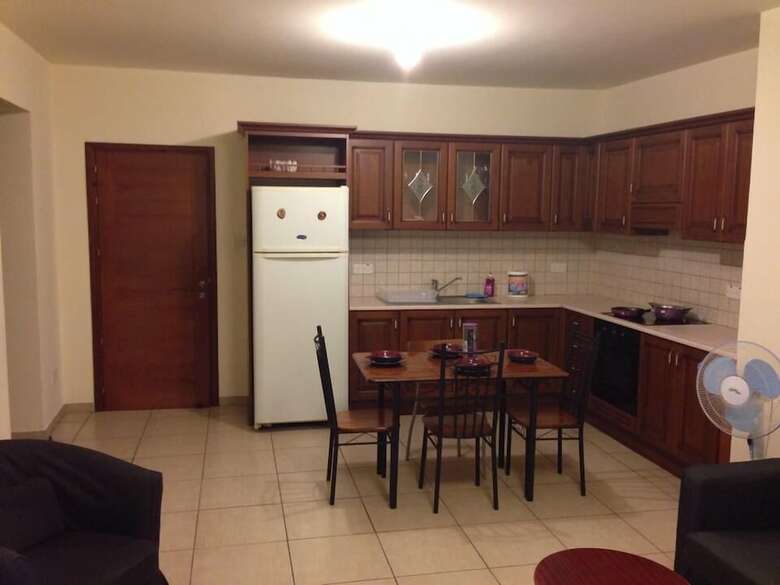 Apartamento Lakis Court