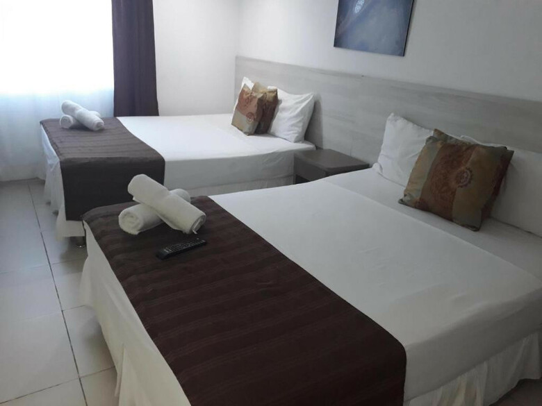 Mintaka Hotel + Lounge