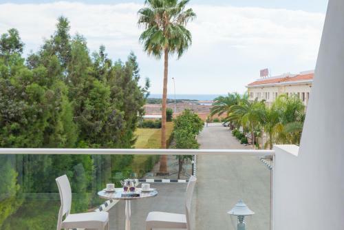 Aparthotel Loutsiana I & II Deluxe Apts